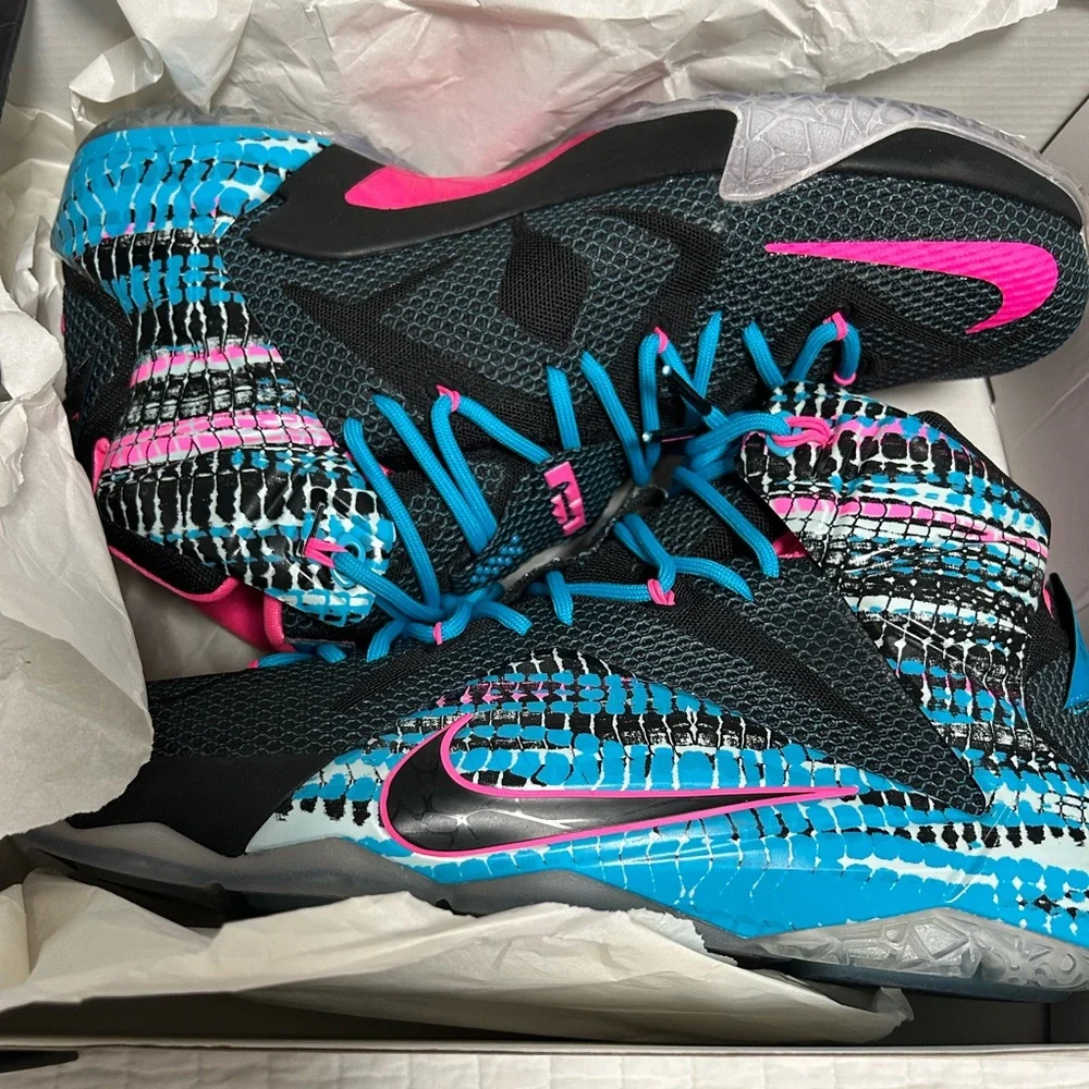 Nike - LEBRON XII - Black/Black-Pink Pow-BL Lagoon. - Picture 2 of 12